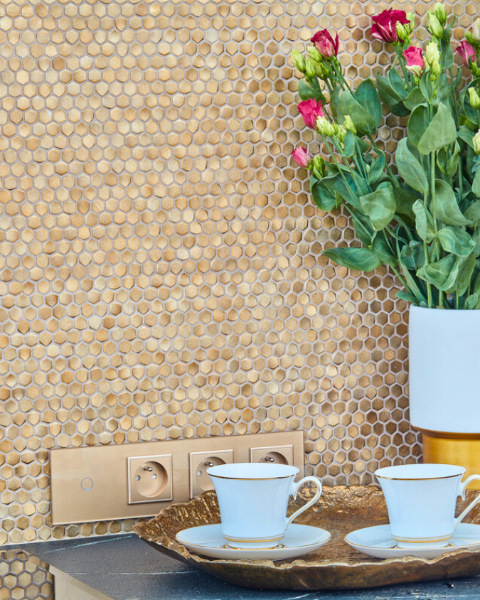 Allumi Gold Hexagon 14 hover