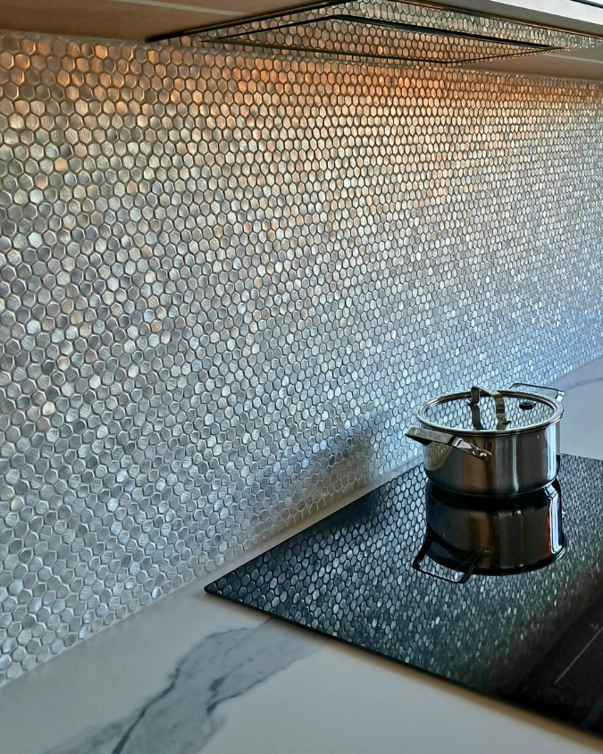 Allumi Silver Hexagon 14 hover