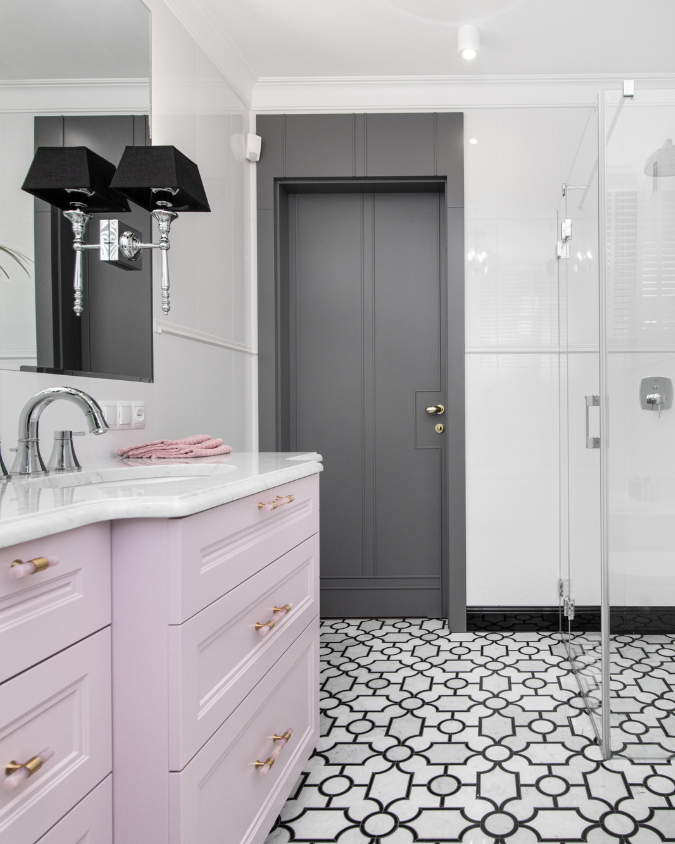 Carrara White Manor hover